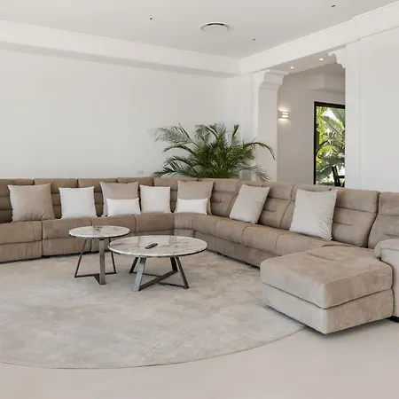 Karat Presidencial Villa